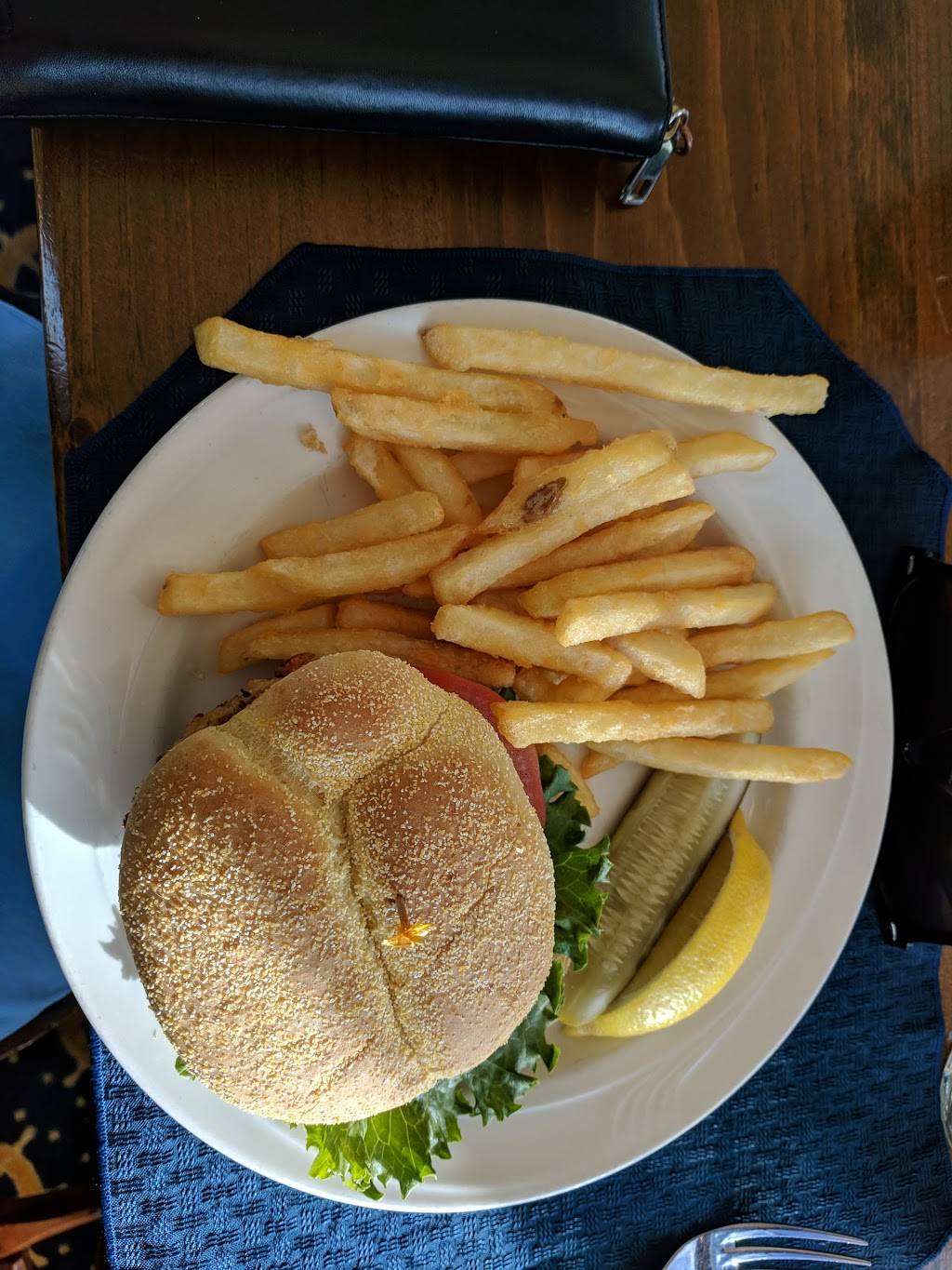 Tugboat Restaurant | restaurant | 82 Commercial St, Boothbay Harbor, ME 04538, USA | 2076334434 OR +1 207-633-4434