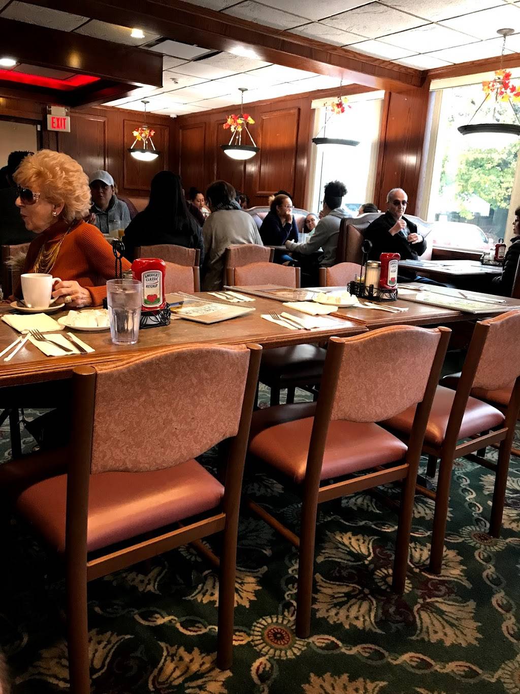 Park 27 Diner | cafe | 1932 E St Georges Ave, Linden, NJ 07036, USA | 9089252777 OR +1 908-925-2777