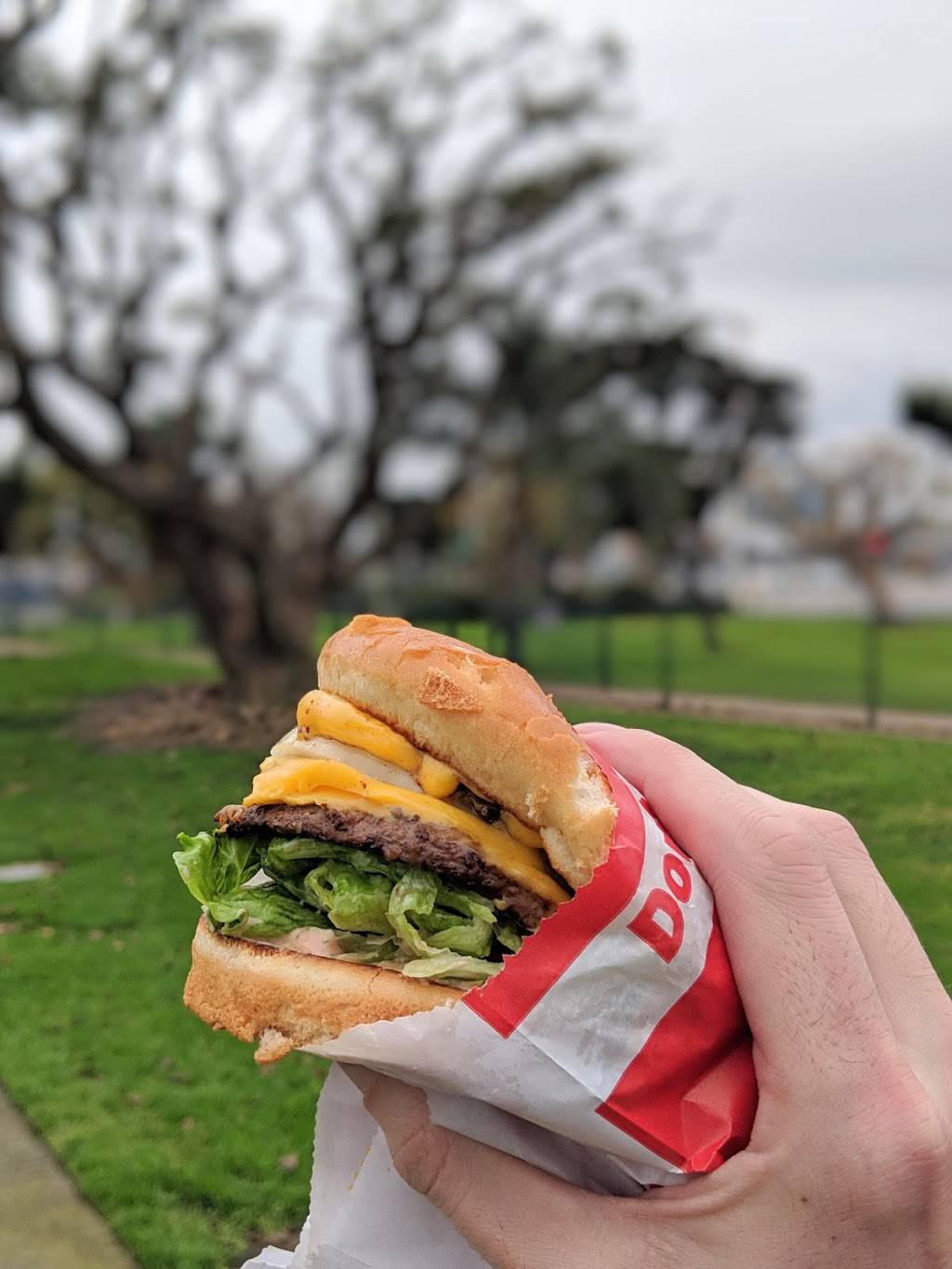 In-N-Out Burger | restaurant | 9149 S Sepulveda Blvd, Los Angeles, CA 90045, USA | 8007861000 OR +1 800-786-1000