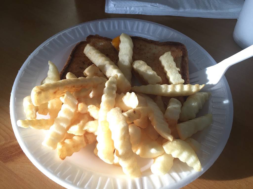 Pittmans Corner Grill | restaurant | 101 E Williams St, Autryville, NC 28318, USA | 9105255261 OR +1 910-525-5261