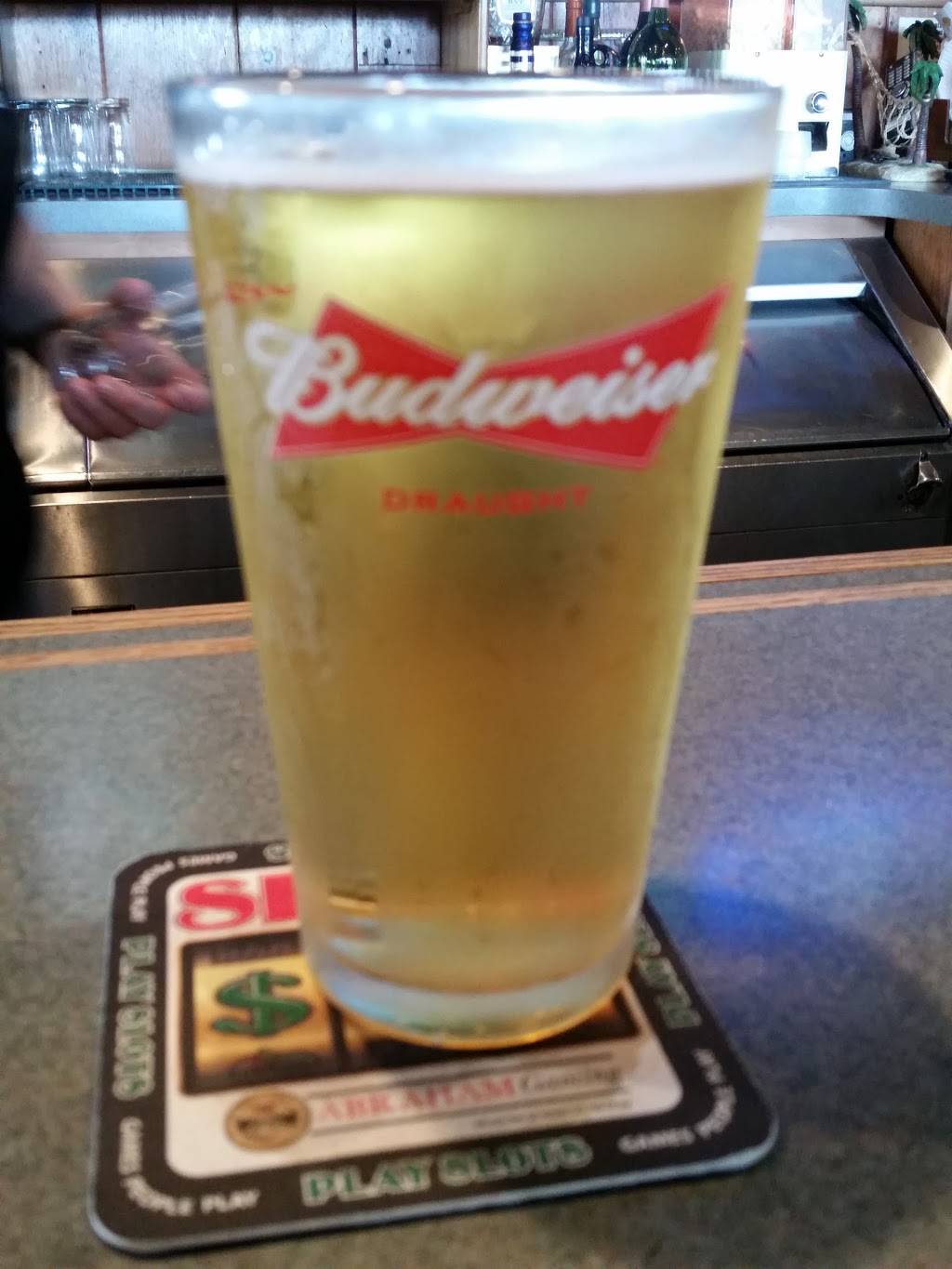 Silver Bullet | restaurant | 135 N Main St, East Peoria, IL 61611, USA | 3096940568 OR +1 309-694-0568