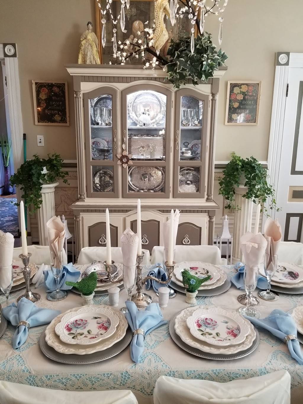 The Blue Lady | restaurant | 107A E Main St, Bedford, VA 24523, USA | 5405864622 OR +1 540-586-4622