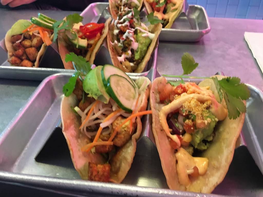 Tacos Tu Madre | restaurant | 1824 N Vermont Ave, Los Angeles, CA 90027, USA | 3235223753 OR +1 323-522-3753