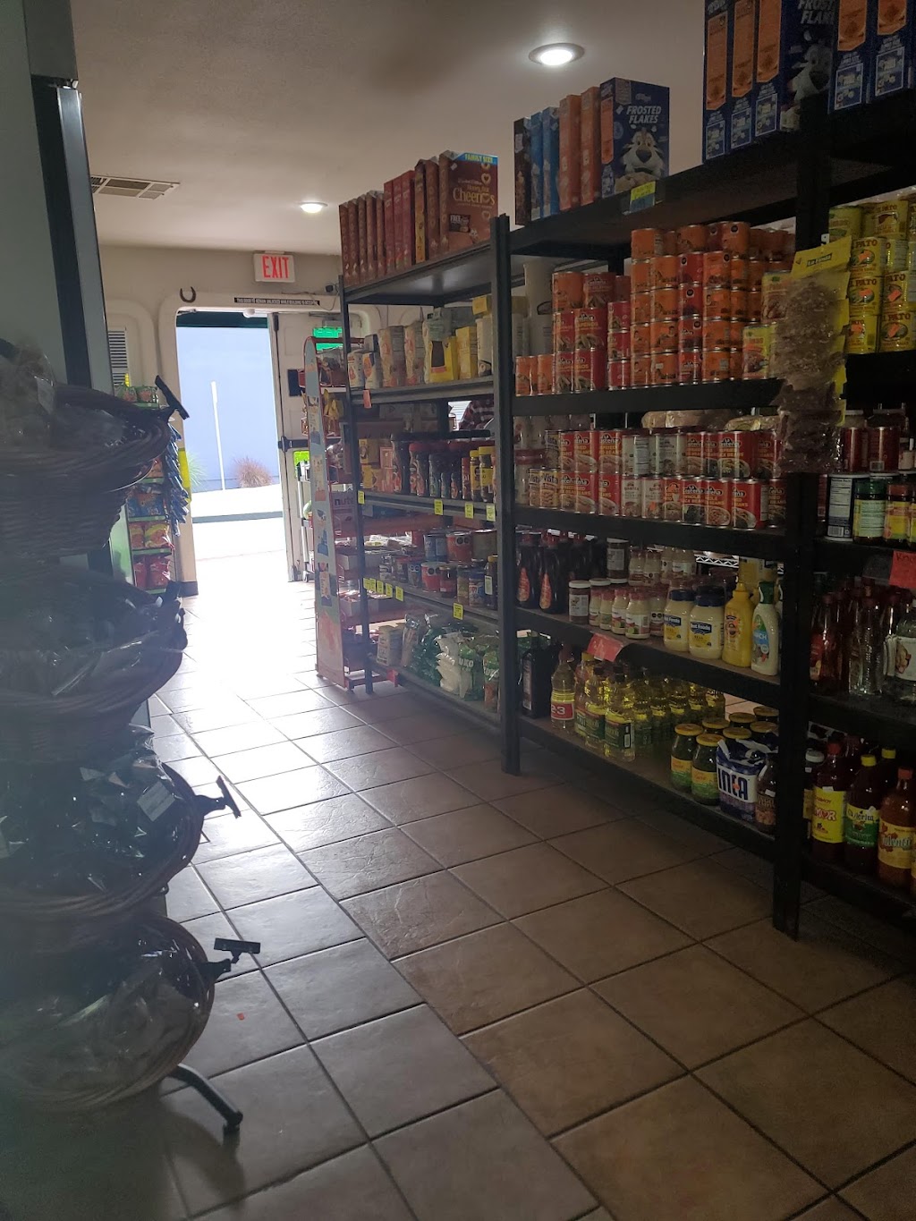 Johns Market & Cafe | restaurant | 650 Valley Ave, Solana Beach, CA 92075, USA | 8589257086 OR +1 858-925-7086