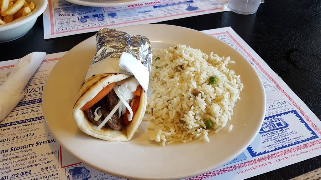 Town Pizza | restaurant | 949 Willett Ave, Riverside, RI 02915, USA | 4014330300 OR +1 401-433-0300