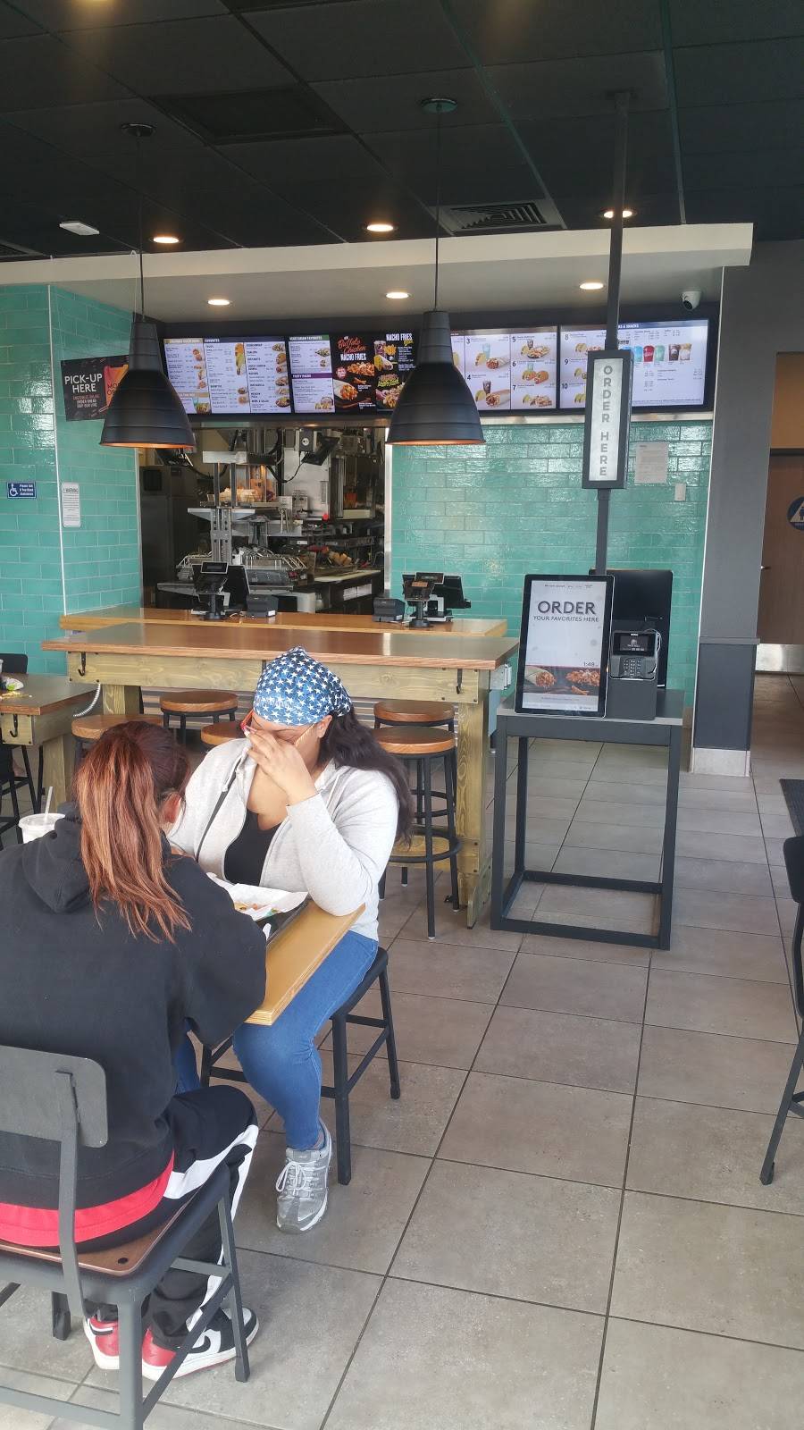 Taco Bell | restaurant | 4071 E Ventura Ave, Fresno, CA 93702, USA | 5592522133 OR +1 559-252-2133