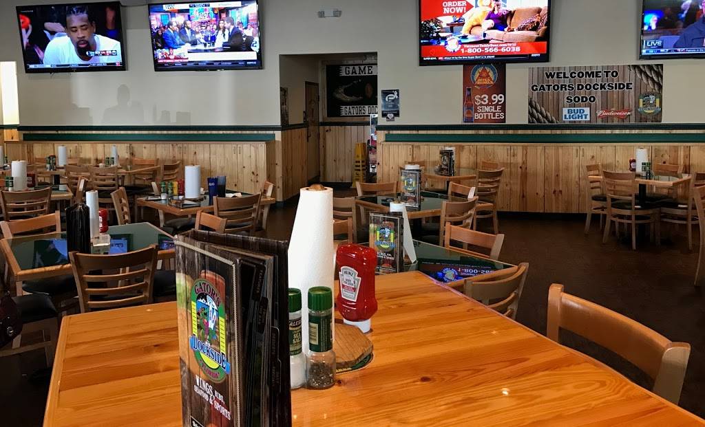 Gators Dockside | restaurant | 45 W Crystal Lake St, Orlando, FL 32806, USA | 4077570711 OR +1 407-757-0711