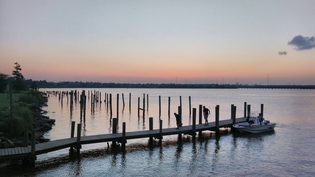 Riverside Inn Marina & Restaurant | restaurant | 17433 River Rd, Channelview, TX 77530, USA | 2814520609 OR +1 281-452-0609