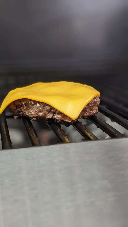 The Burger Barn/Sues Snow Cones | restaurant | 1190 W South Side Dr, Decatur, IL 62521, USA | 2173585011 OR +1 217-358-5011