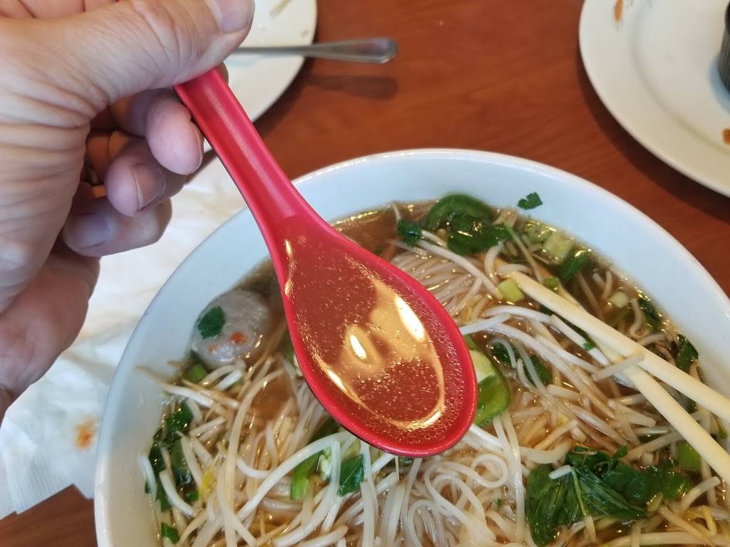 Pho Lucky | restaurant | 23838 Joy Rd, Redford Charter Twp, MI 48239, USA | 3135322333 OR +1 313-532-2333