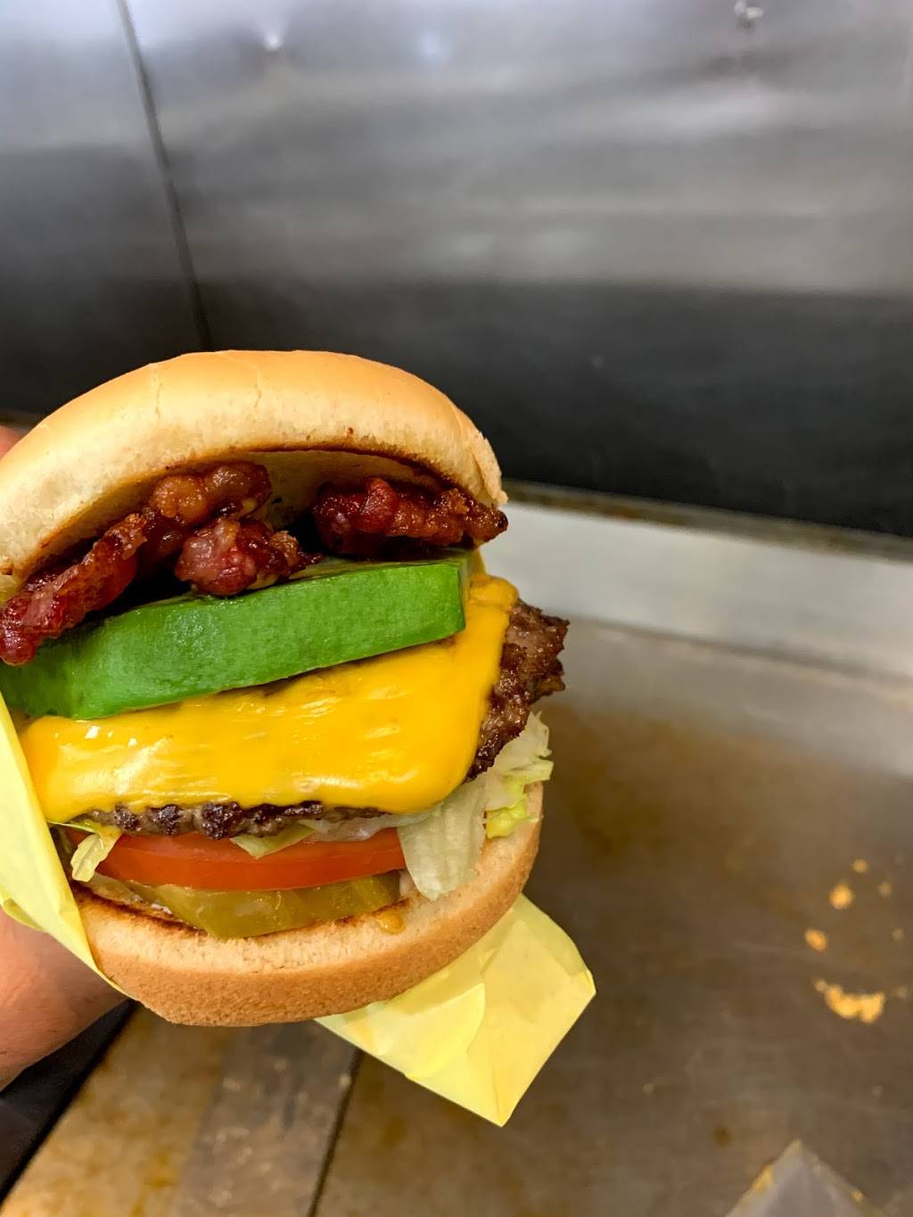 The burger joint | restaurant | 2459 N 10th Ave, Hanford, CA 93230, USA | 5596703986 OR +1 559-670-3986