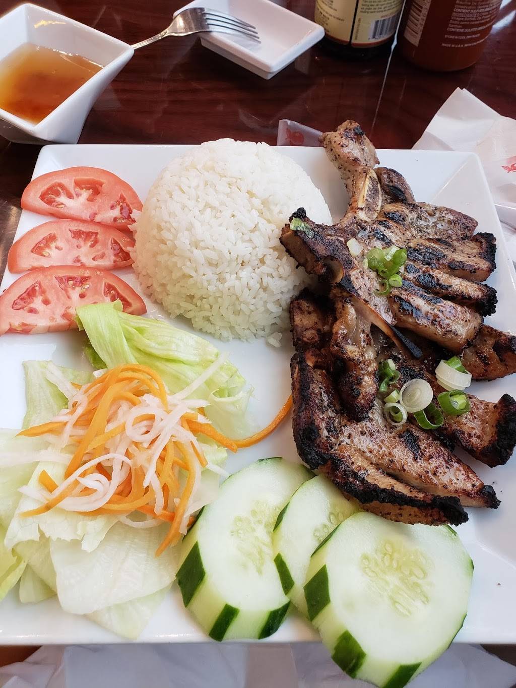 Pho 7 Vienna | restaurant | 8377 Leesburg Pike, Vienna, VA 22182, USA | 7038217777 OR +1 703-821-7777