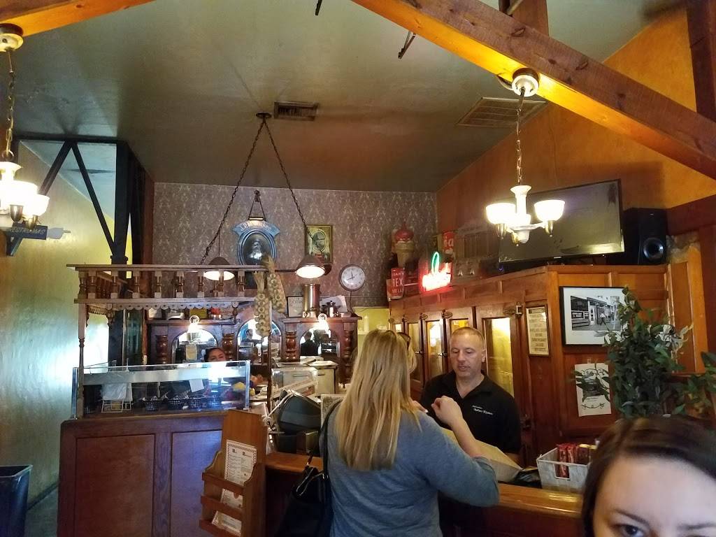 J P Mc Gurkees Sandwich Shop | restaurant | 2822 N 15th Ave, Phoenix, AZ 85007, USA | 6022744262 OR +1 602-274-4262