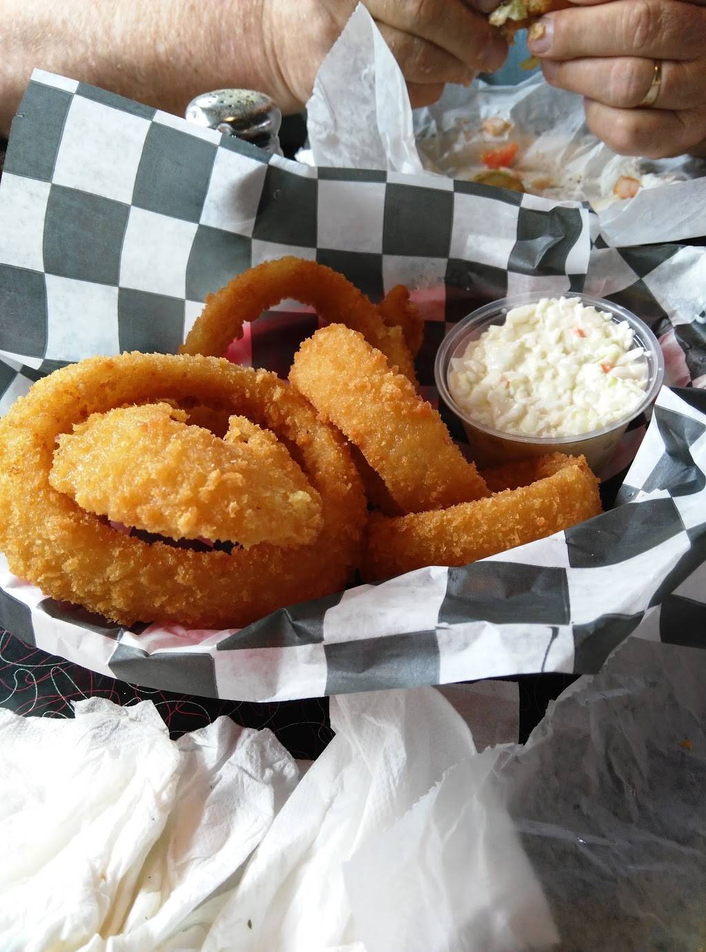 Dons Drive-In | restaurant | 2030 US 31 N, Traverse City, MI 49686, USA | 2317149993 OR +1 231-714-9993