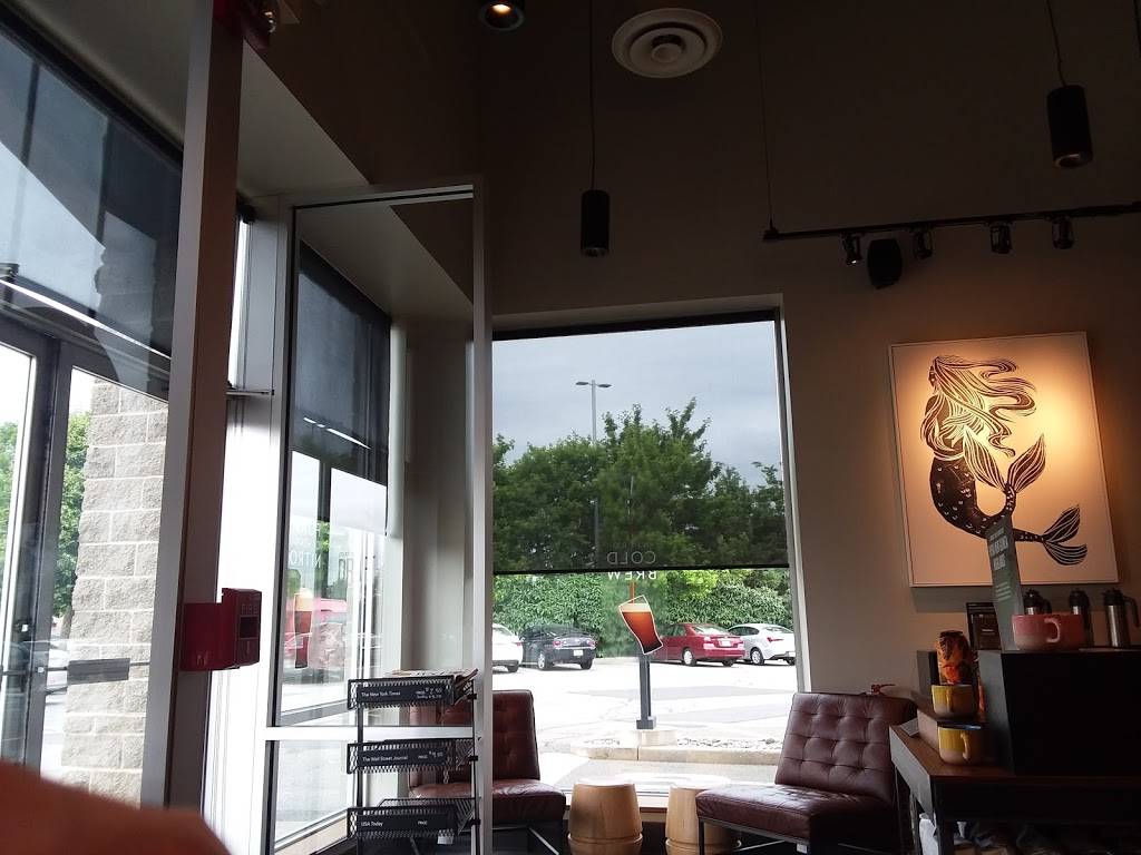Starbucks | cafe | 10 NJ-17, East Rutherford, NJ 07073, USA | 2014380584 OR +1 201-438-0584