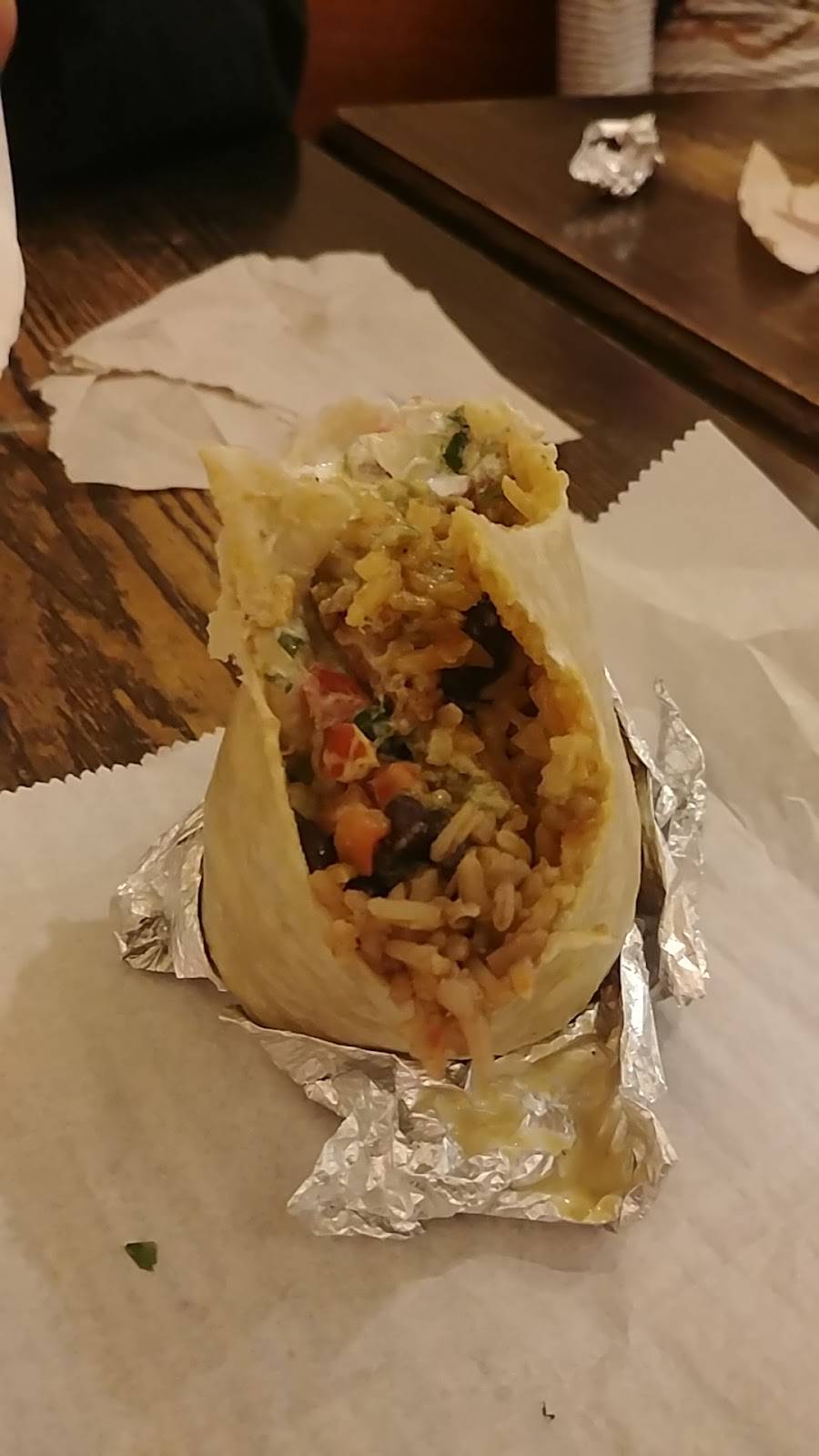 Annas Taqueria | restaurant | 236 Elm St, Somerville, MA 02144, USA | 6176663900 OR +1 617-666-3900