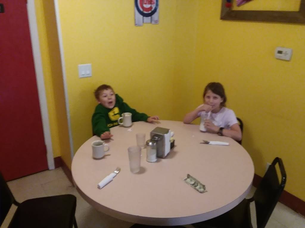 Harvest Table Diner | restaurant | 120 S Center St, Saybrook, IL 61770, USA | 3094759159 OR +1 309-475-9159