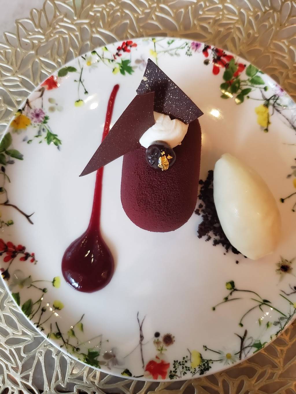 Bloom & Bee | restaurant | 1600 W Loop S, Houston, TX 77027, USA | 3462275139 OR +1 346-227-5139