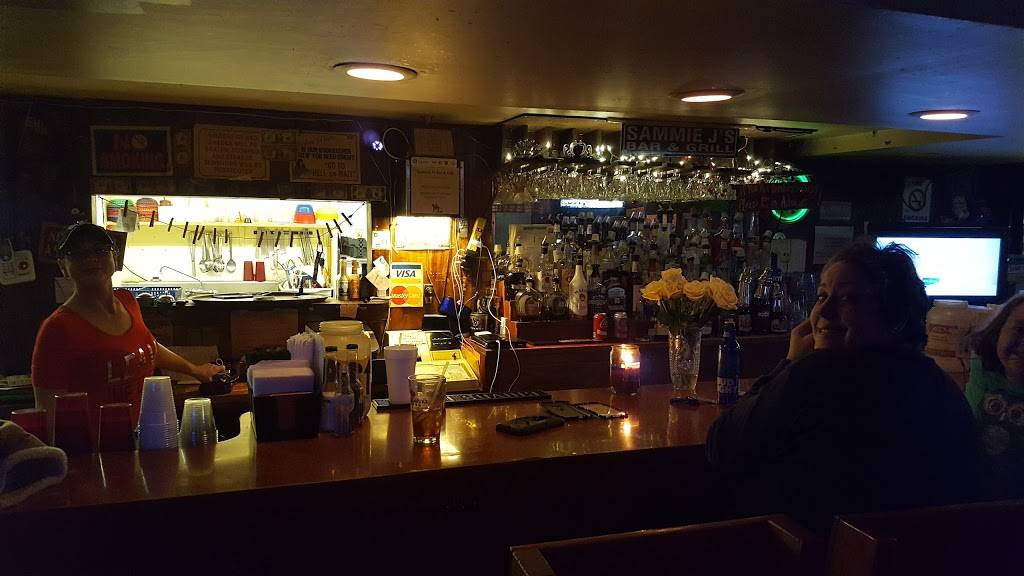 Sammie Js | restaurant | 9717 N Houston Rosslyn Rd, Houston, TX 77088, USA | 7134660821 OR +1 713-466-0821