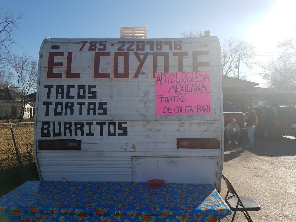 Taqueria El Coyote | restaurant | 2121 SE 6th Ave, Topeka, KS 66607, USA | 7852209896 OR +1 785-220-9896