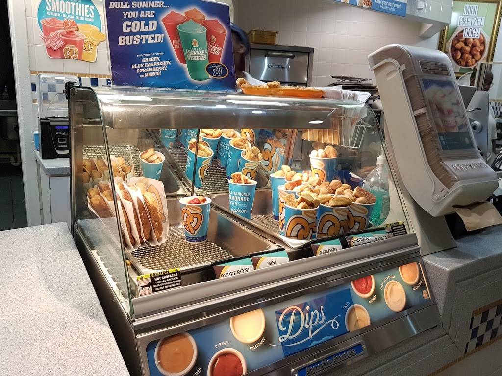 Auntie Annes | restaurant | 801 N Congress Ave Sp 779, Boynton Beach, FL 33426, USA | 5617325359 OR +1 561-732-5359