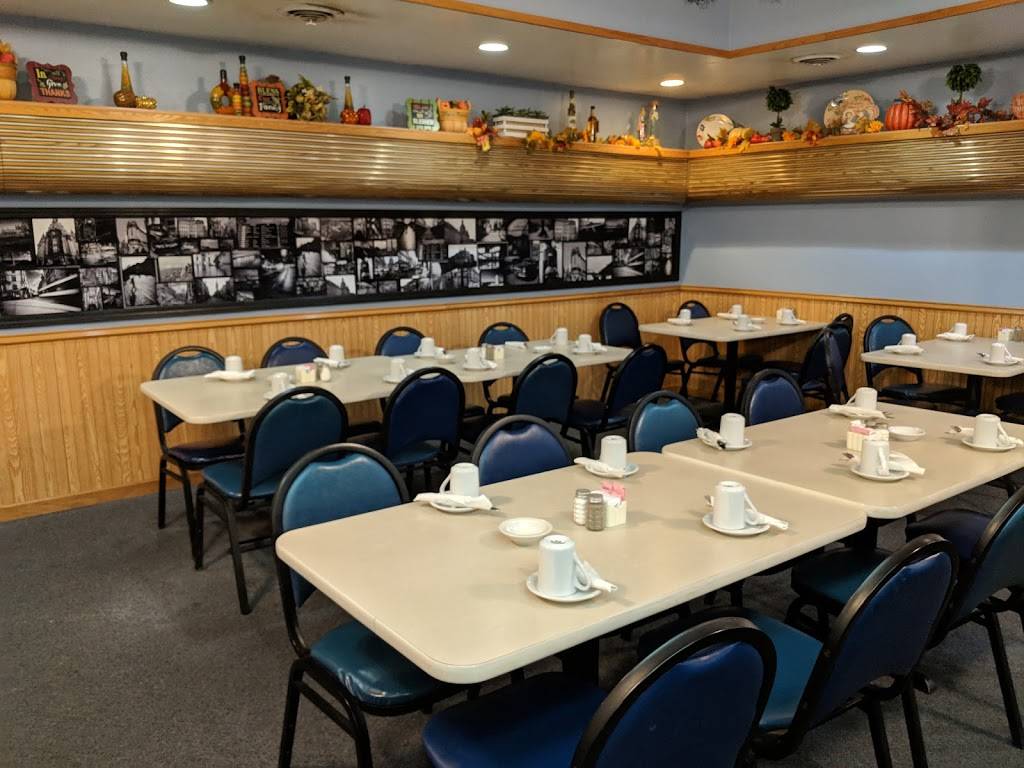 Old Town Family Restaurant | restaurant | 2107 Camanche Ave, Clinton, IA 52732, USA | 5632420130 OR +1 563-242-0130