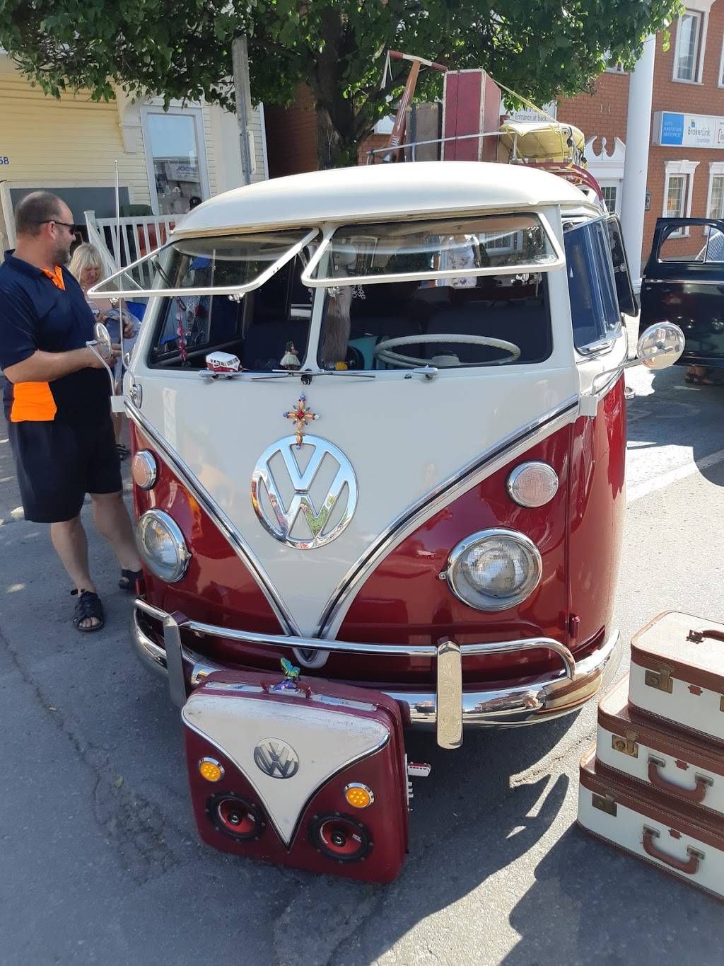 Pizza Pizza | meal delivery | 173 Main St E, Hawkesbury, ON K6A 1A1, Canada | 6136323030 OR +1 613-632-3030