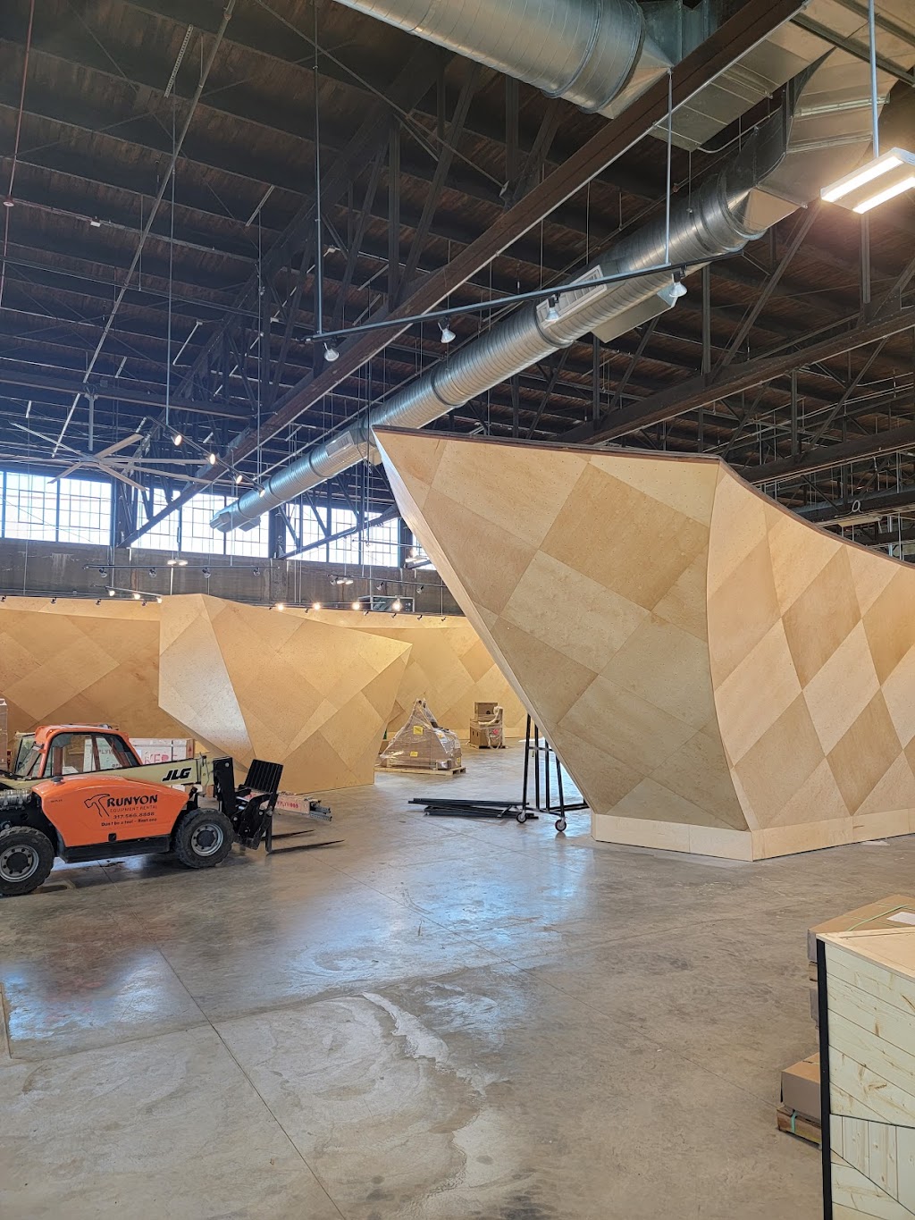 North Mass Boulder | cafe | 1411 Roosevelt Ave, Indianapolis, IN 46201, USA | 3179536667 OR +1 317-953-6667