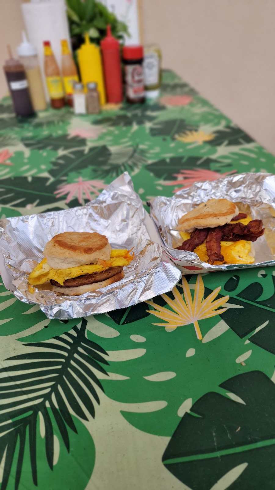 Red White & Burgers | restaurant | In Front Of The Home Depot, 9021 Southside Blvd, Jacksonville, FL 32256, USA | 9048644370 OR +1 904-864-4370