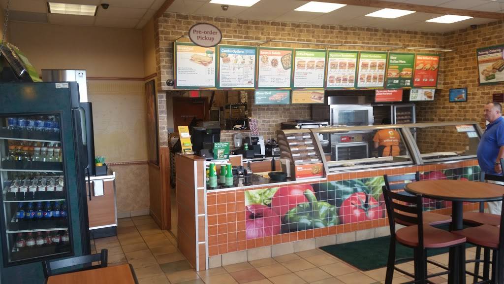 Subway | restaurant | Petro-Canada Gas/Convenience Store, 292 Brock Rd S, Guelph, ON N1L 0A6, Canada | 5198213646 OR +1 519-821-3646