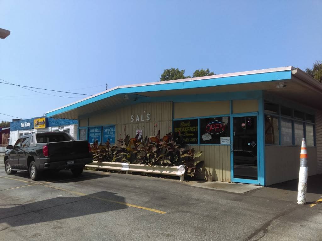 Steves Doghouse | restaurant | 3850 Pearl Rd, Cleveland, OH 44109, USA | 2163981446 OR +1 216-398-1446