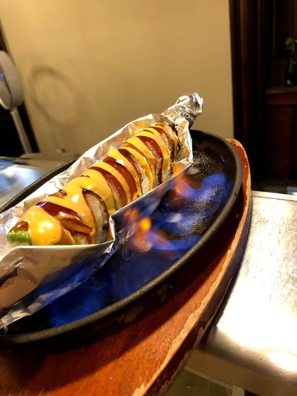Grey Whale Sushi & Grill | restaurant | 129 N 10th St #113, Lincoln, NE 68508, USA | 4023278888 OR +1 402-327-8888