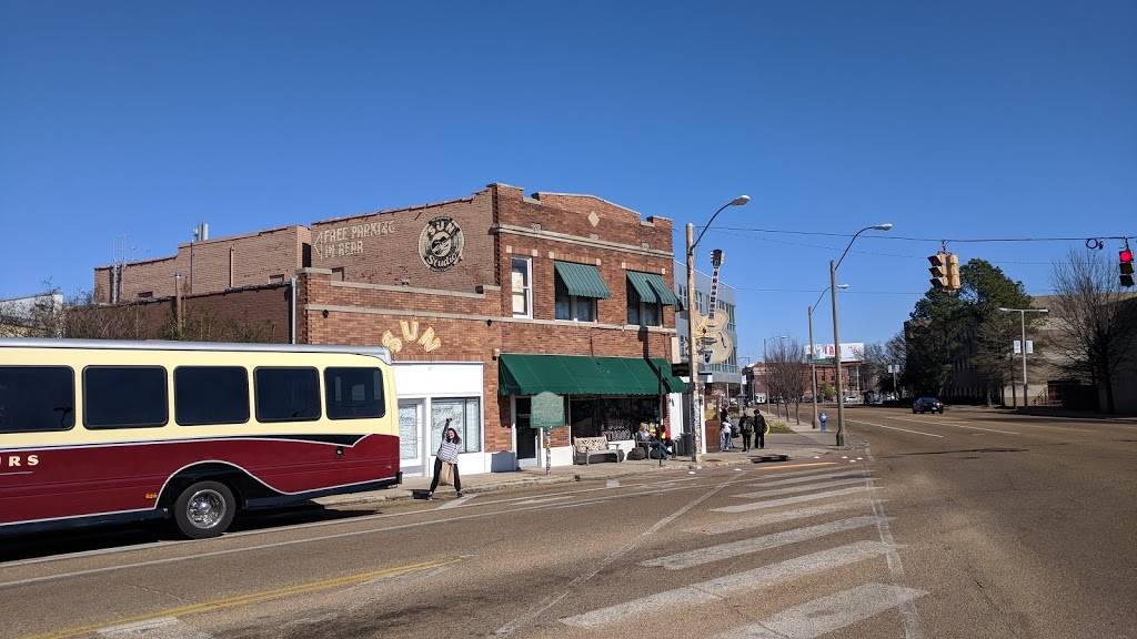 Dominos Pizza | meal delivery | 686 Union Ave, Memphis, TN 38103, USA | 9015273030 OR +1 901-527-3030