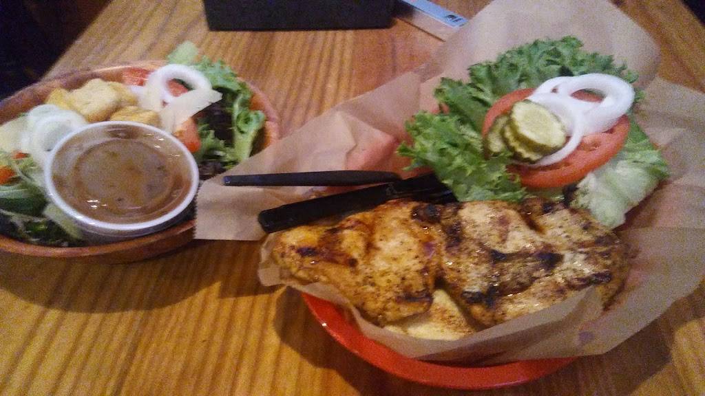 Hole In The Wall | restaurant | 12055 SW 117th Ave, Miami, FL 33186, USA | 3052357005 OR +1 305-235-7005