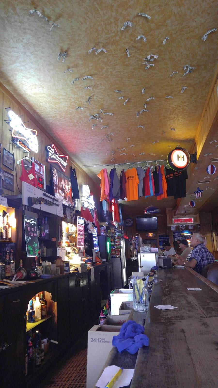 Knickers Saloon | restaurant | 2186 Central Ave, Dubuque, IA 52001, USA | 5635570887 OR +1 563-557-0887