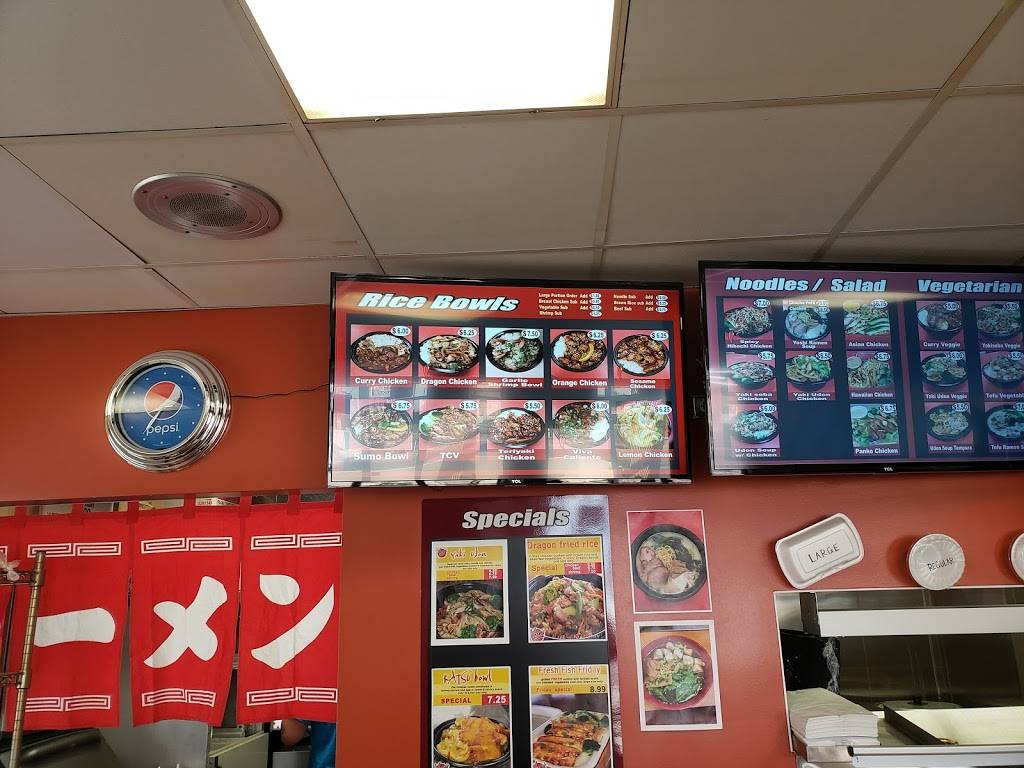 Yoshis Fresh Asian Grill | restaurant | 12202 N Cave Creek Rd, Phoenix, AZ 85022, USA | 6024854236 OR +1 602-485-4236