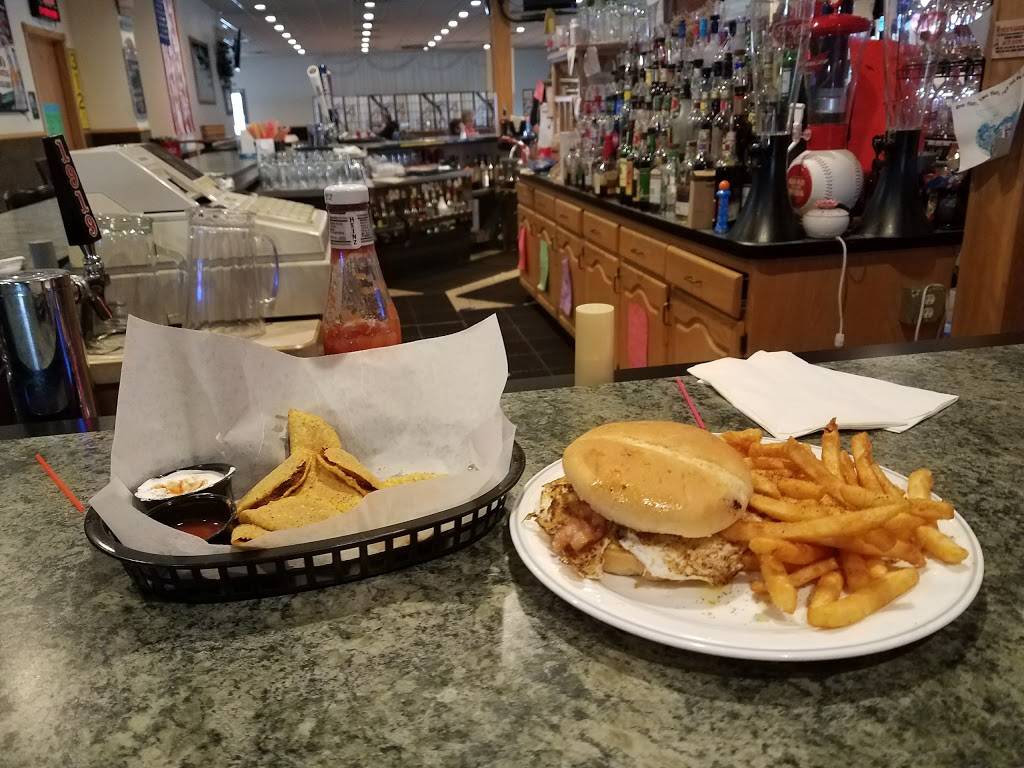 Queen Bees Bar & Grill | restaurant | 121 W James St, Paynesville, MN 56362, USA | 3202433975 OR +1 320-243-3975