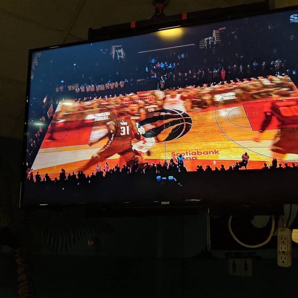 Island Breeze Restaurant | restaurant | 907 Jane St, York, ON M6N 4C6, Canada | 4167607800 OR +1 416-760-7800