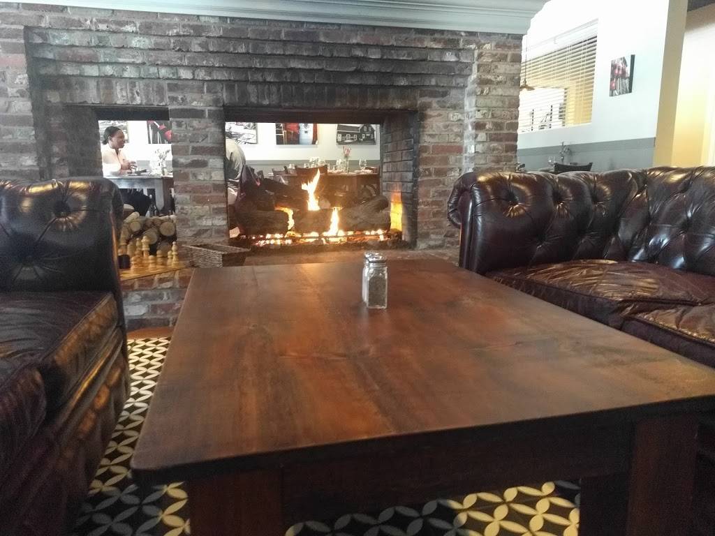 Coast Bar + Bistro | restaurant | 10 Water St, Brunswick, ME 04011, USA | 2073731824 OR +1 207-373-1824