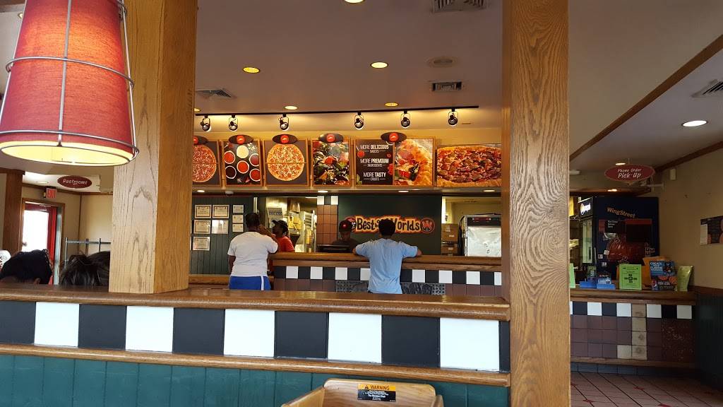 Pizza Hut | restaurant | 3803 7th Street Rd, Louisville, KY 40216, USA | 5024493020 OR +1 502-449-3020