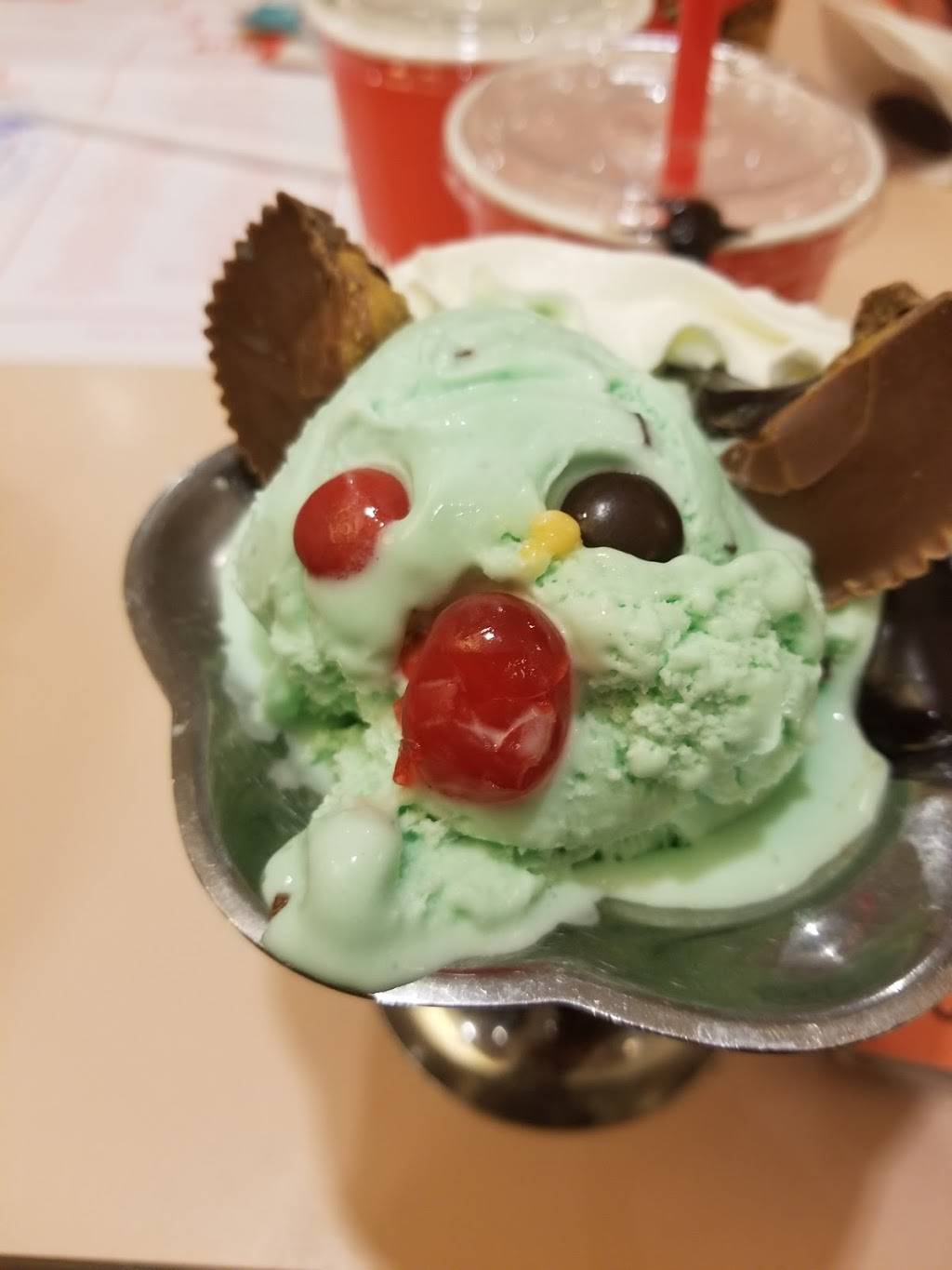 Friendlys | restaurant | 2150 Lincoln Hwy E, Lancaster, PA 17602, USA | 7172996184 OR +1 717-299-6184