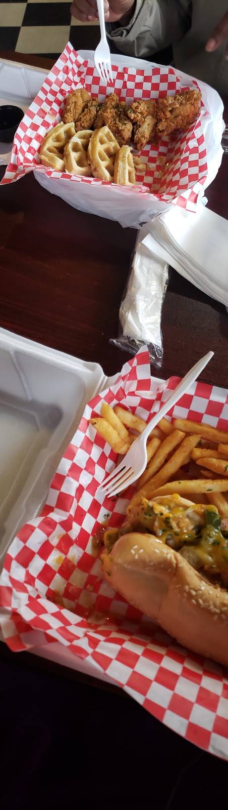 Finga Lickin Caribbean Eatery | restaurant | 2838 The Plaza, Charlotte, NC 28205, USA | 9804305120 OR +1 980-430-5120