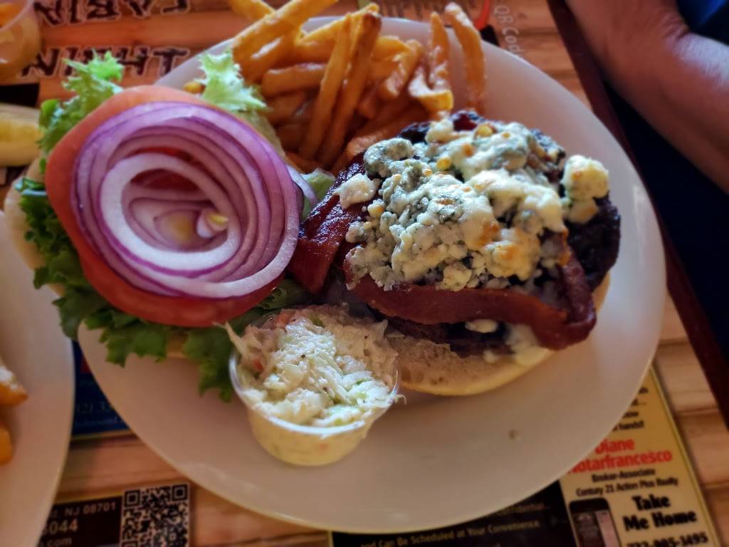 The Cabin | restaurant | 984 NJ-33, Freehold, NJ 07728, USA | 7324623090 OR +1 732-462-3090