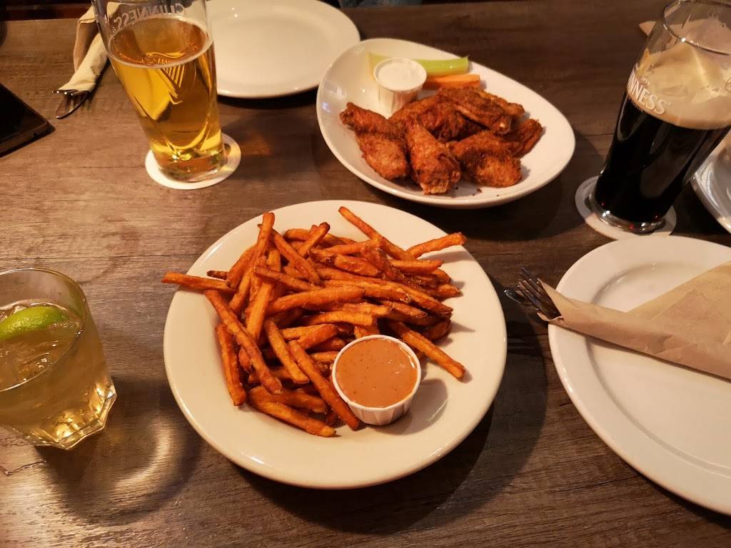 Gabbys | restaurant | 729 Danforth Ave, Toronto, ON M4J 1L2, Canada | 4164058100 OR +1 416-405-8100