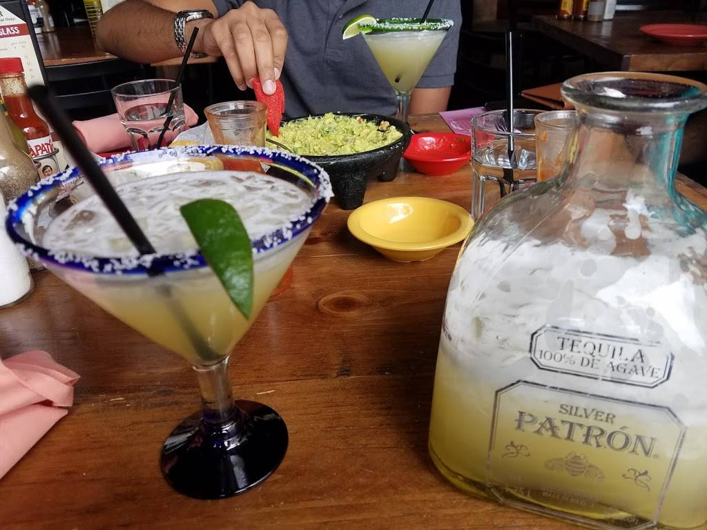 Rio Bravo Tacos & Tequila | restaurant | 77 N Main St, Norwalk, CT 06854, USA | 2039399556 OR +1 203-939-9556