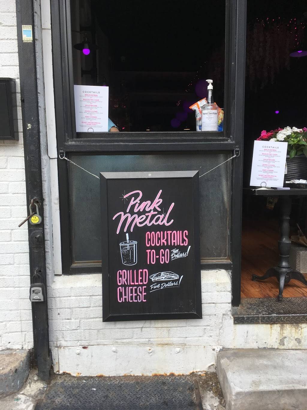 Pink Metal | restaurant | 253 Bushwick Ave, Brooklyn, NY 11206, USA | 3477991236 OR +1 347-799-1236