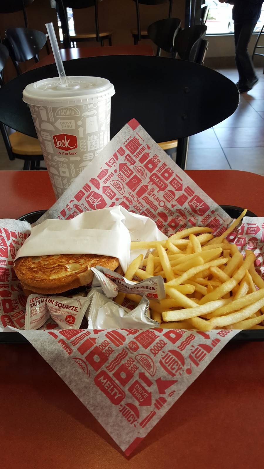 Jack in the Box | restaurant | 28090 N, Hasley Canyon Rd, Castaic, CA 91384, USA | 6617759360 OR +1 661-775-9360