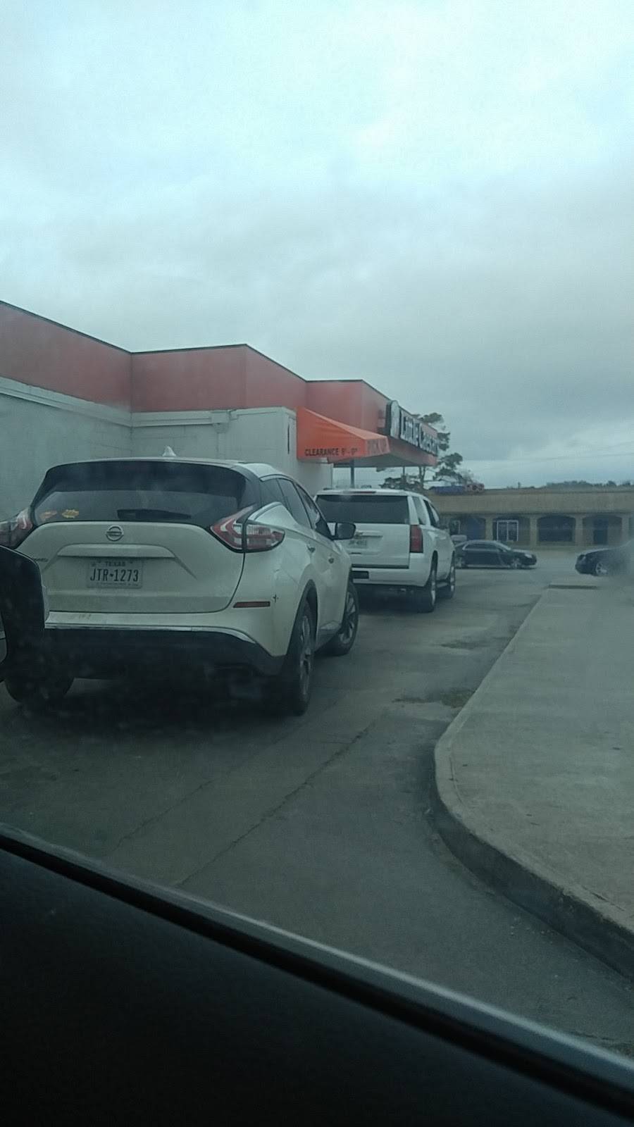 Little Caesars Pizza | meal takeaway | 2516 7th St, Bay City, TX 77414, USA | 9792449400 OR +1 979-244-9400