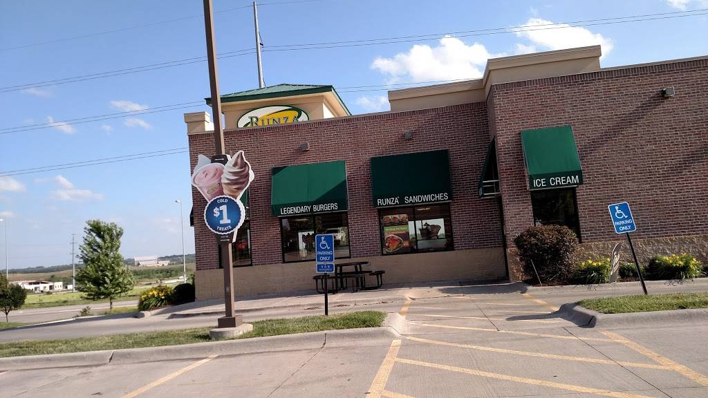 Runza Restaurant | restaurant | 3800 Yankee Hill Rd, Lincoln, NE 68516, USA | 4024202828 OR +1 402-420-2828