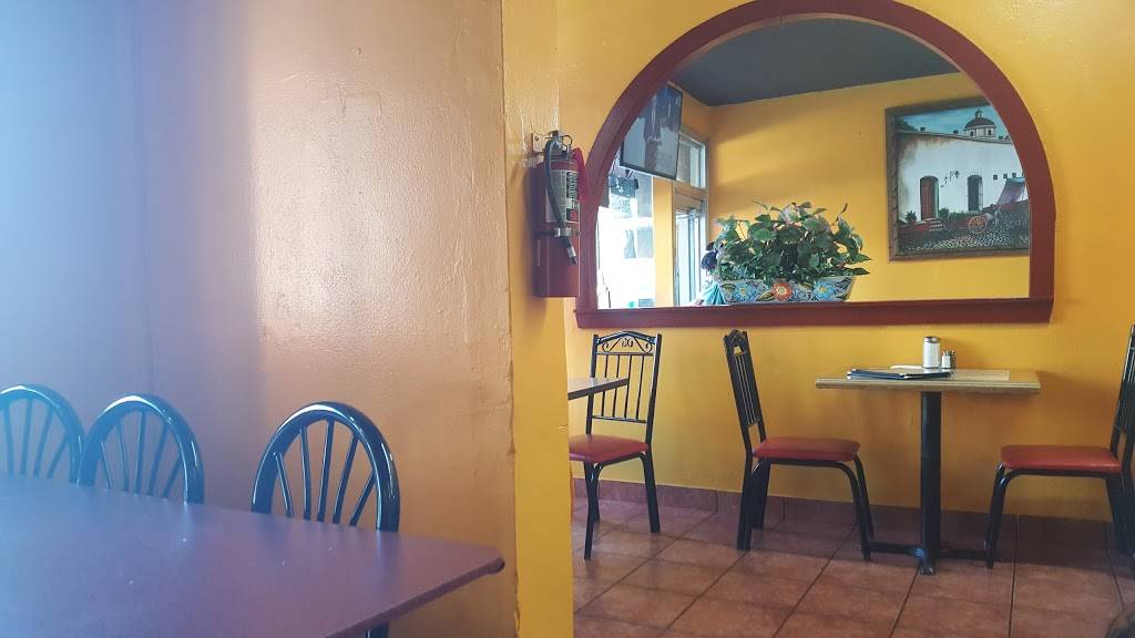 La Jalisco | restaurant | 130 Main Plaza, San Antonio, TX 78205, USA | 2108869000 OR +1 210-886-9000